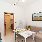 Guesthost - Mm Spezia Mini Apartment