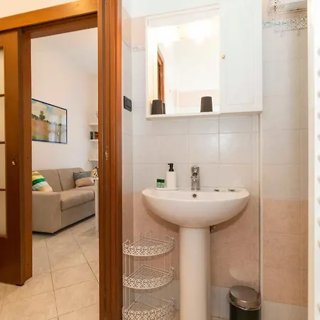 Guesthost - Mm Spezia Mini