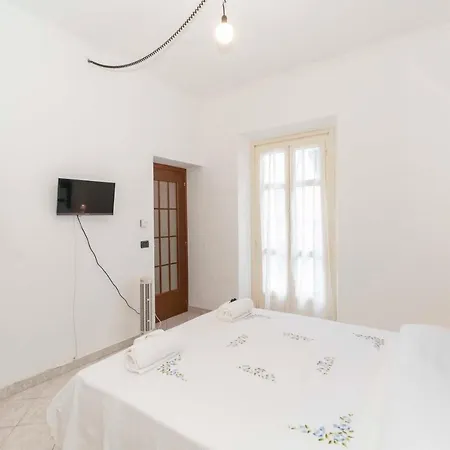 Apartment Guesthost - Mm Spezia Mini Turin
