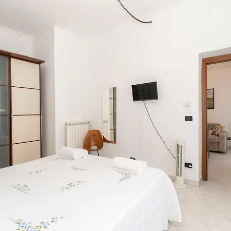 Guesthost - Mm Spezia Mini Appartamento